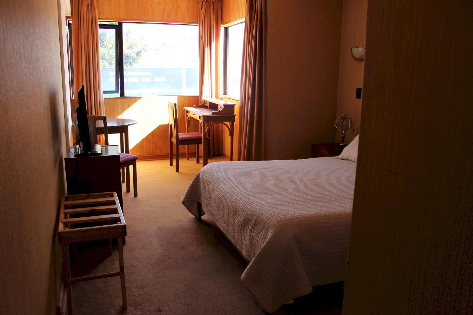 Hotel Antupiren Пуэрто-Монт Экстерьер фото